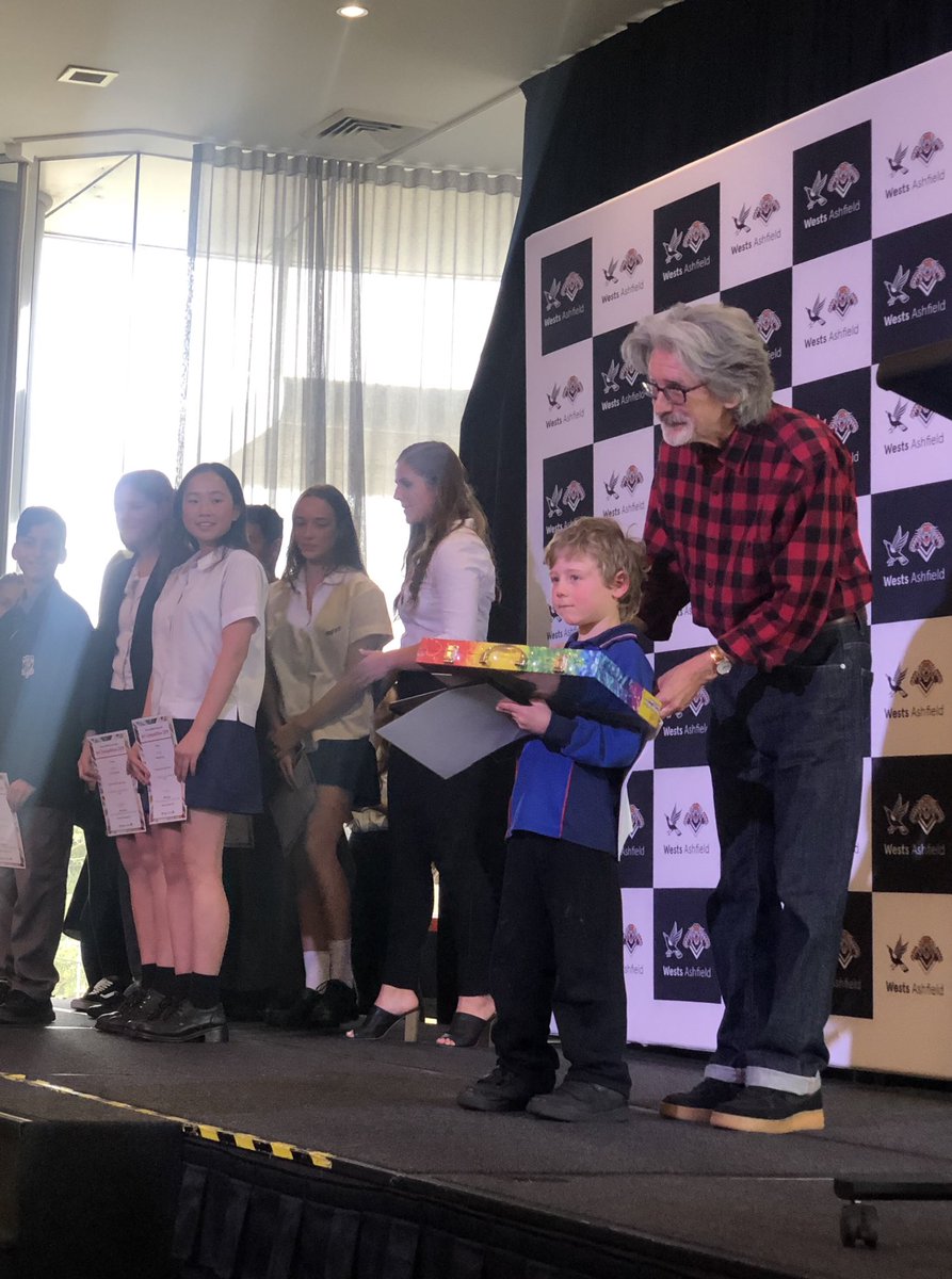 MsRebeccaMelia's tweet photo. Some of our wonderful students representing @AshfieldPS at Wests Community Spirit Awards today. Proud of our finalists and winners in Citizenship and Art categories 🎖 https://t.co/EBwUqnHz5c