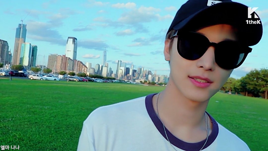 WonwooJuyeon's tweet photo. 귀엽고 청량하고 다했다! #더보이즈 D.D.D 셀프캠 뮤직비디오 in NY 🇺🇸🗽
자유의 여신상도 덥즈 귀여워서 두손 다 들었대.. 🙌
https://t.co/ddmb6RyWx7
#THEBOYZ #DDD #SelfMV #DreamLike #Sangyeon #Juyeon https://t.co/vbwJLzJmvv