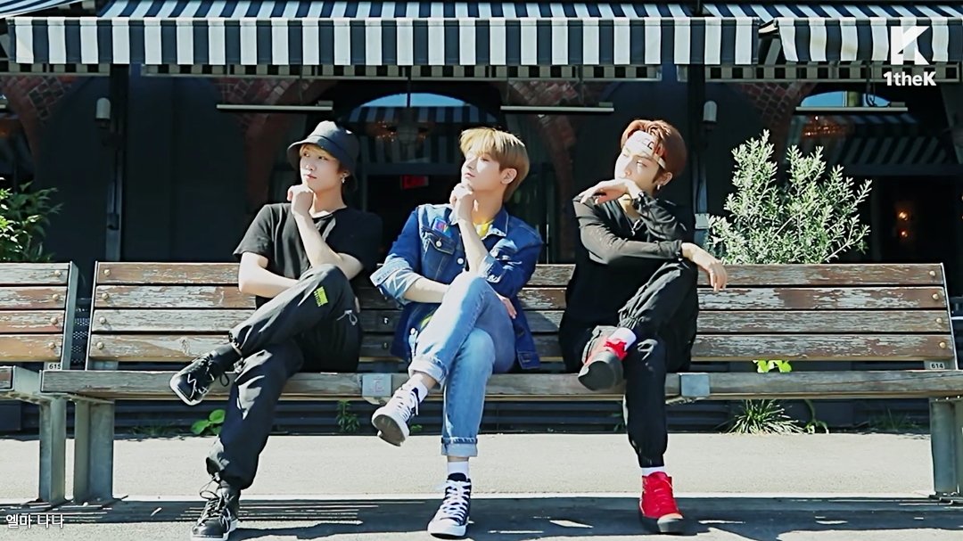 WonwooJuyeon's tweet photo. 귀엽고 청량하고 다했다! #더보이즈 D.D.D 셀프캠 뮤직비디오 in NY 🇺🇸🗽
자유의 여신상도 덥즈 귀여워서 두손 다 들었대.. 🙌
https://t.co/ddmb6RyWx7
#THEBOYZ #DDD #SelfMV #DreamLike #Sangyeon #Jacob #Juyeon #Kevin https://t.co/ehY9EOWJEa