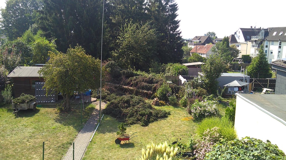 DL3YAT's tweet photo. Antennenbaum ade, es lebe der Antennenmast #hamradio, #mast, #DL3YAT, #darc, #amateurfunk https://t.co/6ULwPcMfR4