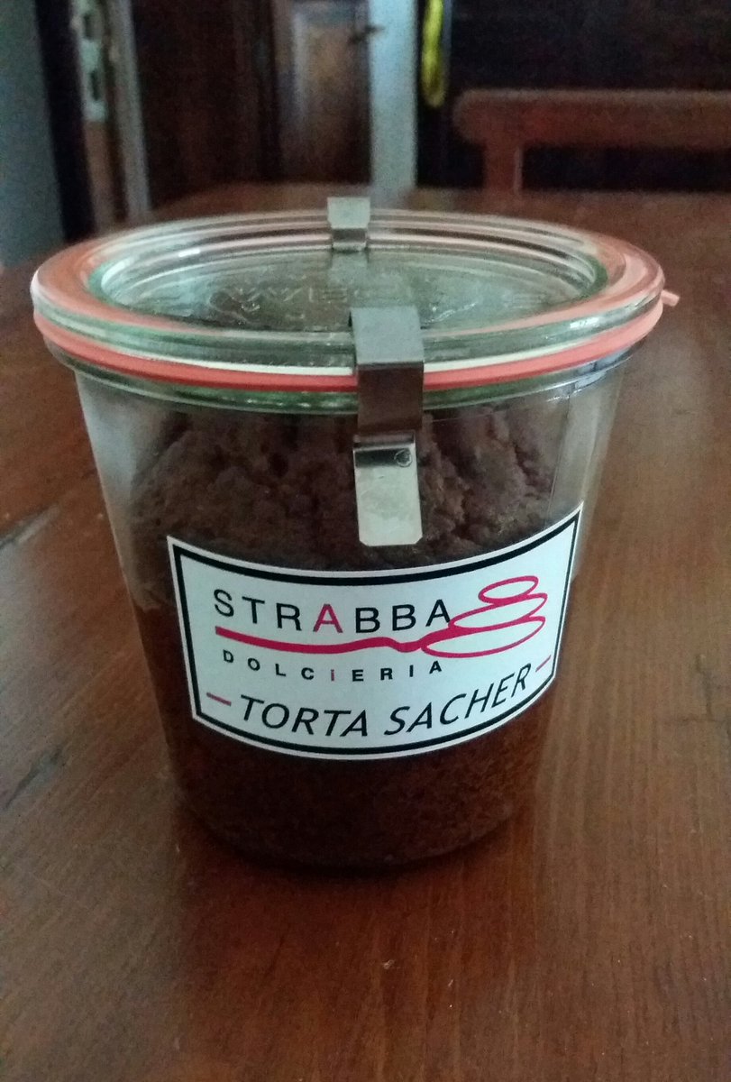 bordognaroberto's tweet photo. #Felina (Castelnuovo Monti - RE) - At the 'Dolceria #Strabba' we had coffee & a 'Sacher Torta' ruggedized take away today... https://t.co/2G2xlxPz6h
