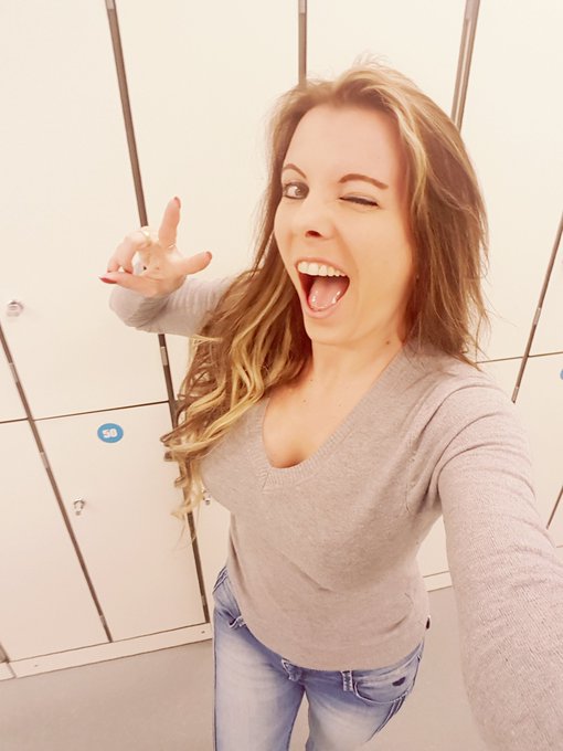 Je pr&eacute;f&egrave;re prendre mon bien en urgence que mon mal en patience.  Bonne journ&eacute;e les coquins Maxi bizzXXL