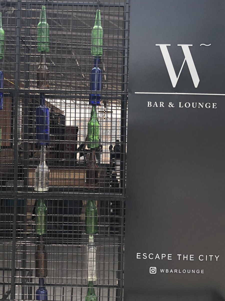 ebosiee's tweet photo. Guess Tuesday’s are for meetings. Love this new location https://t.co/GKRQT4eIsl