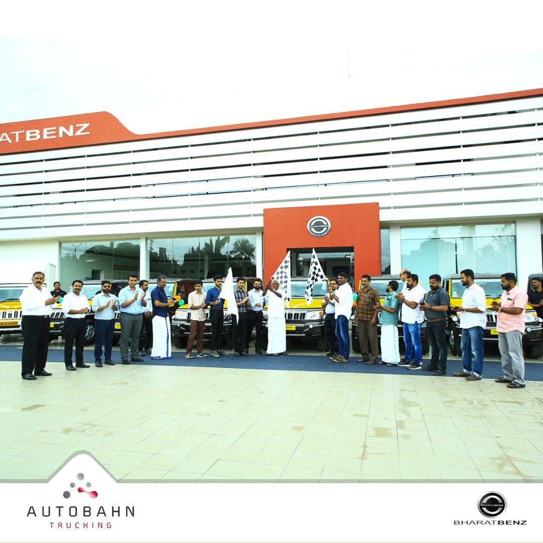 AutobahnCorp's tweet photo. As part of the expansion of the #AutobahnTrucking Service network, 18 Mobile reach van got flagged off by Autobahn Managing Director, Mr. Mohammed Farzad with prominent Clients and Daimler India officials. https://t.co/vVR5n2Ehud
