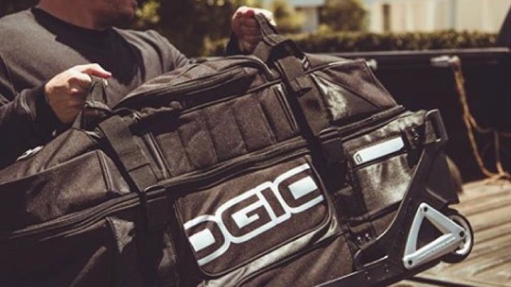 OGIO_EU's tweet photo. The Rig 9800 is as durable as they come – from sports teams to trips away, it has got you covered. 

Check out why the bag has such a huge following here ➡️https://t.co/b9AIxX3B8r 

#GoTough #GoOGIO https://t.co/Dg2bwVaJFH