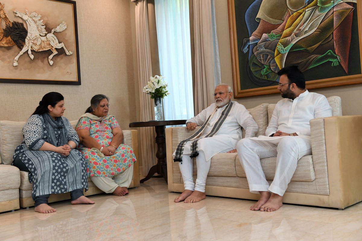 narendramodi's tweet photo. Went to the residence of late Arun Jaitley Ji. Spent time with his family members. 

Destiny took Arun Ji away from us too soon but the good work he has done for India will remain immortal. https://t.co/fBOOLgdqaK
