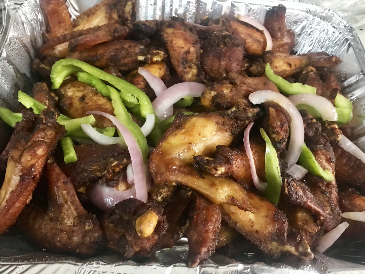 GhCabin's tweet photo. Is it too early to talk about lunch? 

#chickenwings 
#porklovers https://t.co/BK17aYoThM