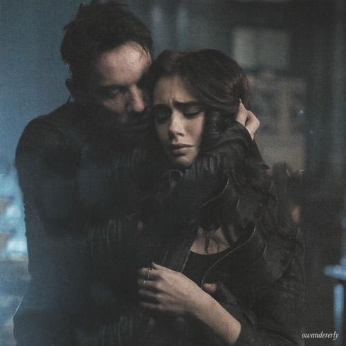 ❛ Siempre soñé que mi papá había vuelto a mi vida, lo imaginé jugando conmigo cuando era pequeño. Pero ahora, me hubiera gustado nunca conocerlo.❜