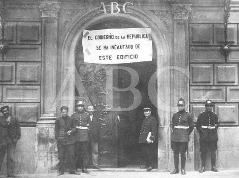 La censura en la II República "Al poco de ser proclamada la II República Española, el 10 de mayo se suspende la publicación del ABC y se incauta del edificio de Prensa Española en la calle Serrano. Duró 25 días, hasta el 5 de junio" https://www.abc.es/abcfoto/revelado/20150604/abci-republica-censura-201506031849.html