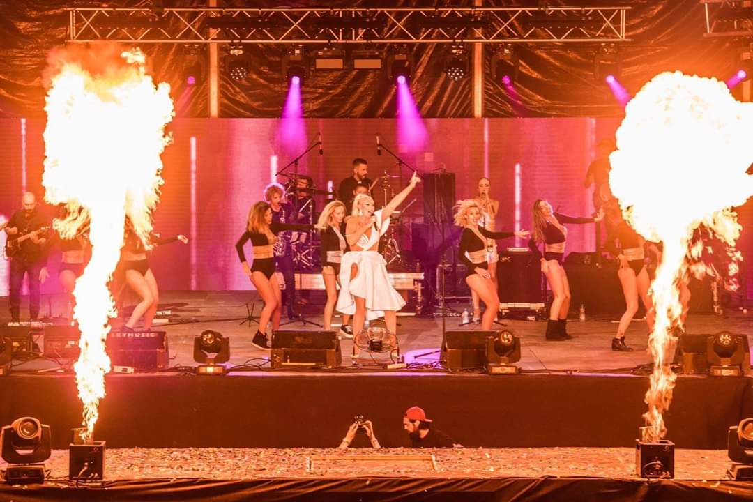 EffectsMagic's tweet image. Night of fire with @LepaBrena_TW at Belgrade Music Week 2019

📷: Ivan Miladinović

#cloudfestival #usce #fireworks #stage #LepaBrena