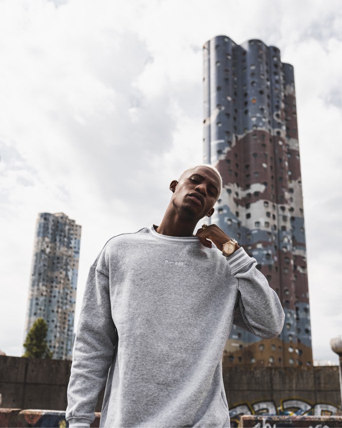PaakApparel's tweet photo. On dit souvent que les détails font la différence. Ne passez pas à coté des finitions optimales de ce Sweat Rolling. Un look parfait dans les moindres détails.Sweat 

Rolling disponible ici (S au XL) :
https://t.co/kepyUfFnIt https://t.co/Vxk2dNxWvQ