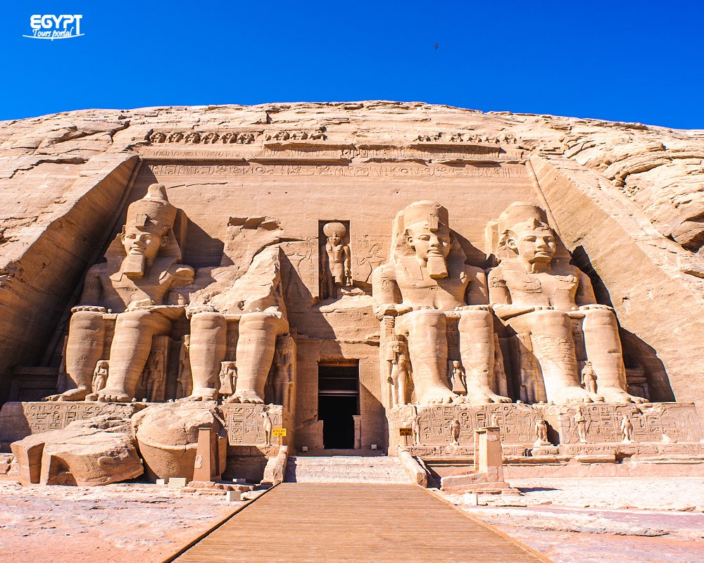 toursportal's tweet image. With the cosmic lights of the sun under the infinite heavenly stares, the great #AbuSimbeltemples emerged to solidify the true definitions of grandeur, allure.
You can explore the divine beauty of this extraordinary   artifact with our #EgyptTours
egypttoursportal.com/egypt-special-…