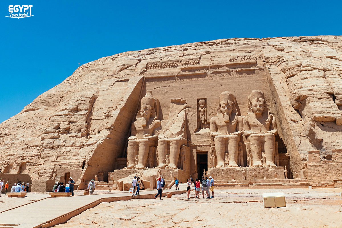 toursportal's tweet image. With the cosmic lights of the sun under the infinite heavenly stares, the great #AbuSimbeltemples emerged to solidify the true definitions of grandeur, allure.
You can explore the divine beauty of this extraordinary   artifact with our #EgyptTours
egypttoursportal.com/egypt-special-…