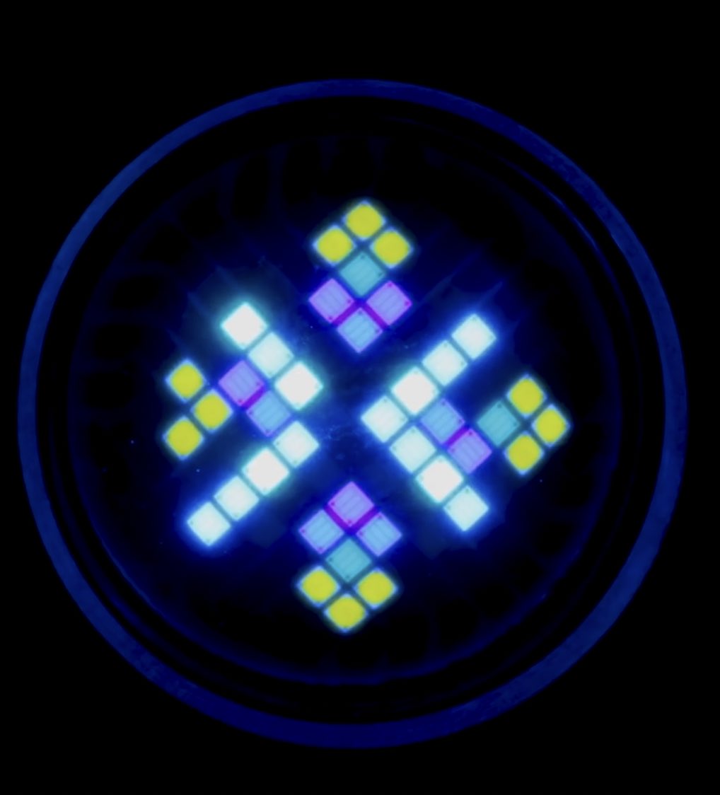 PuffDaddyReef's tweet photo. Kessil a360x led cluster. #kessil #led #macna #macna19 #aquarium https://t.co/8M9fEkHhly