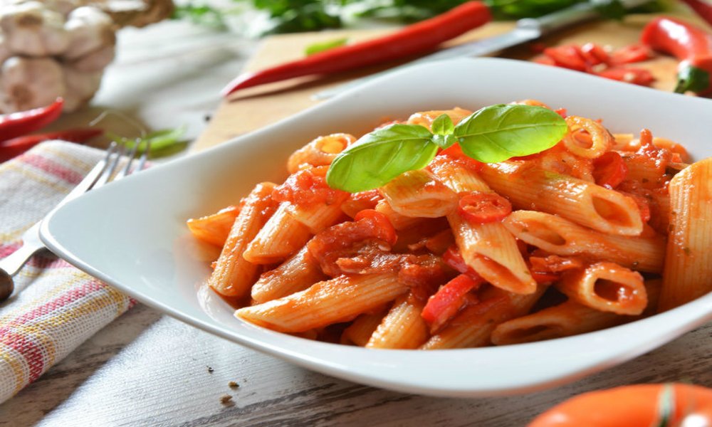 welovepasta_it's tweet photo. Pasta al pomodoro: ecco perché fa bene #welovepasta https://t.co/4OuIysUWNY https://t.co/3sI3ALKWAa