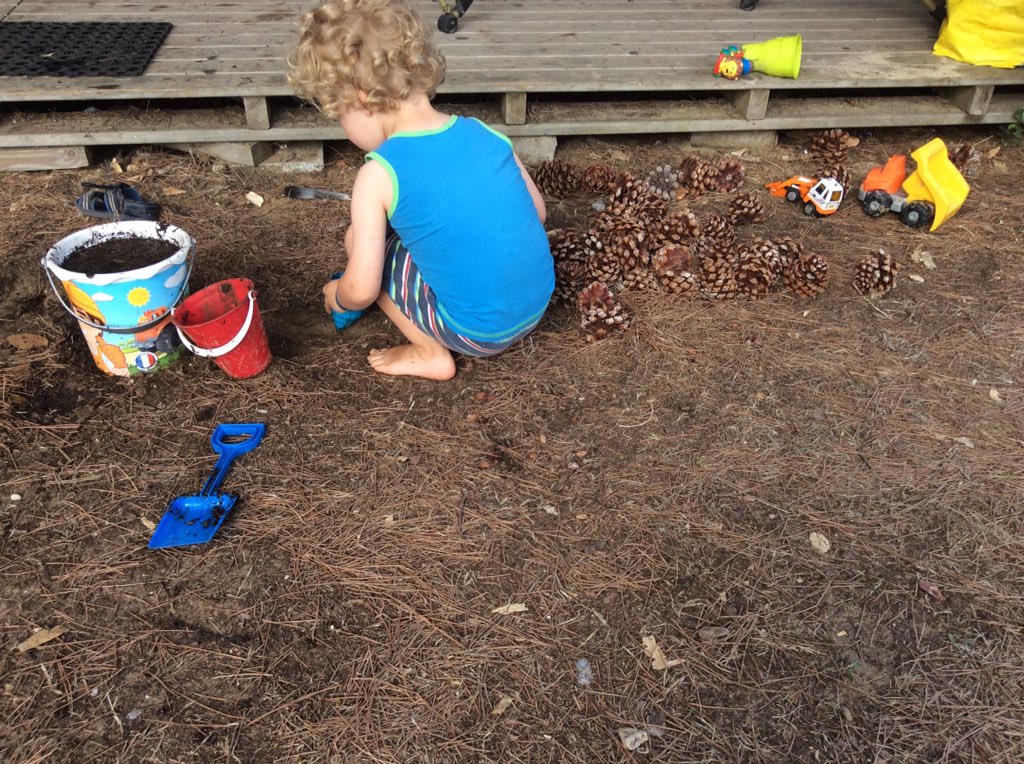 nessiethehead's tweet photo. Great fun watching my 3 yr old lose time with mud, water, pine cones, stones, feathers, little figures and, oh, more mud! #naturalworldplay #EYFS #STEAMinaction #being3 https://t.co/LTEb0jDV1z