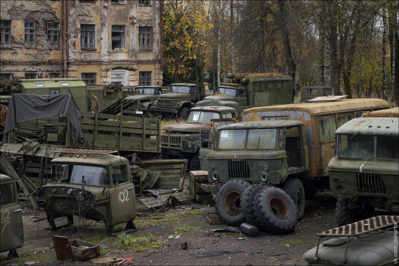 Кладбище заброшенной военной техники, Москва
