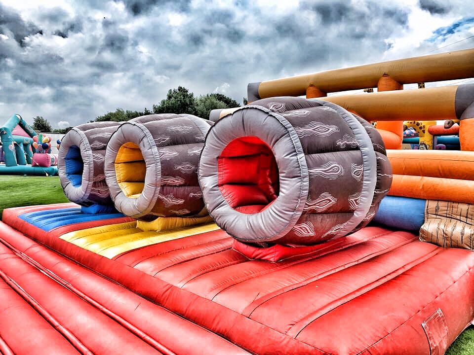 OwdNellsTavern's tweet photo. Thank-you to all our #bubbleNbounce #Bouncers for calling in #canalside to see us this #summer #πππΌπ https://t.co/C8mP666kgj