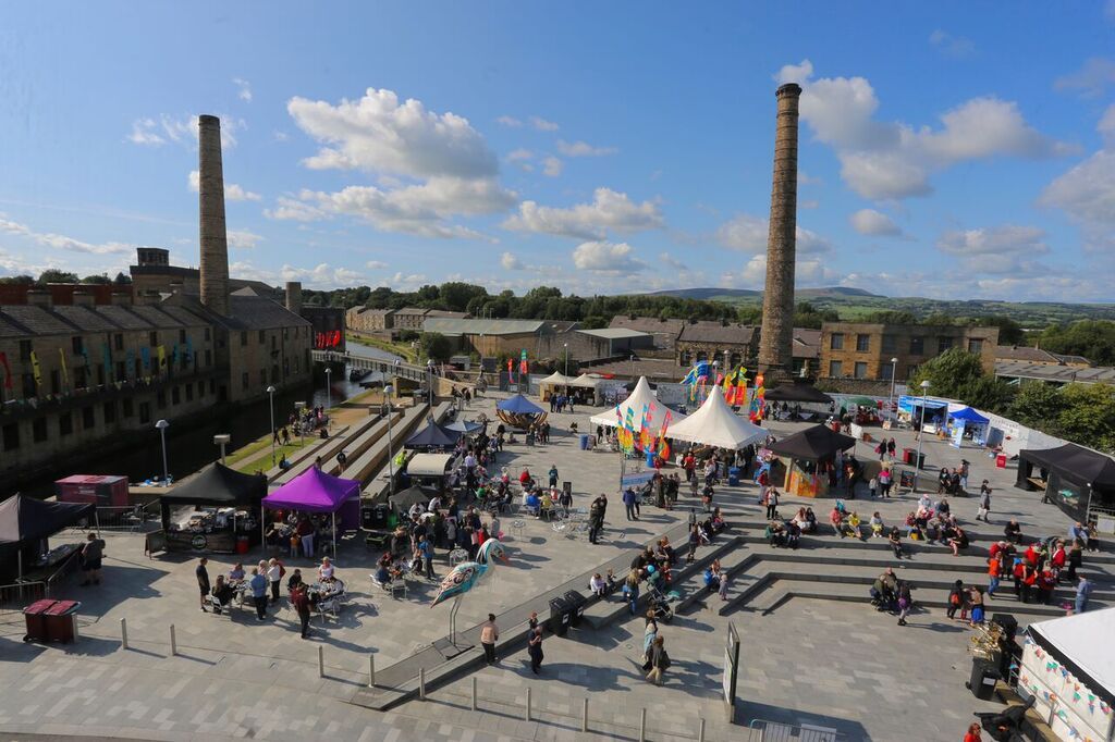 ace_national's tweet photo. From creating #jobs and supporting #education to boosting #tourism (not to mention making weekends fun🖌️ 💃🎺) public investment in art and culture benefits local economies and communities 👉 https://t.co/b4iLCbxPxK #creativitymatters #blog https://t.co/Px7Kv5LVpp