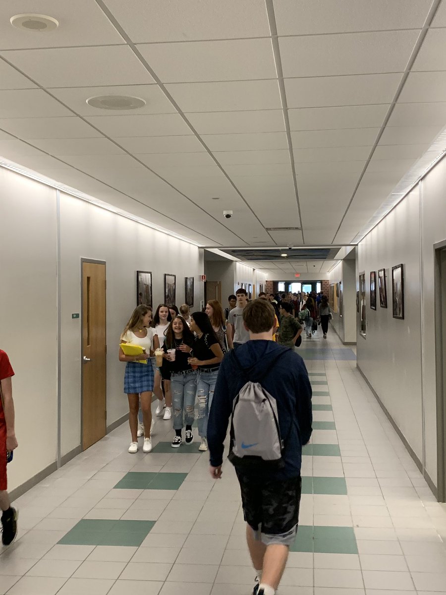NMHS_CT's tweet photo. Day 1 ... Welcome New Milford High School Students! #nmhspride https://t.co/ztszj6cikC