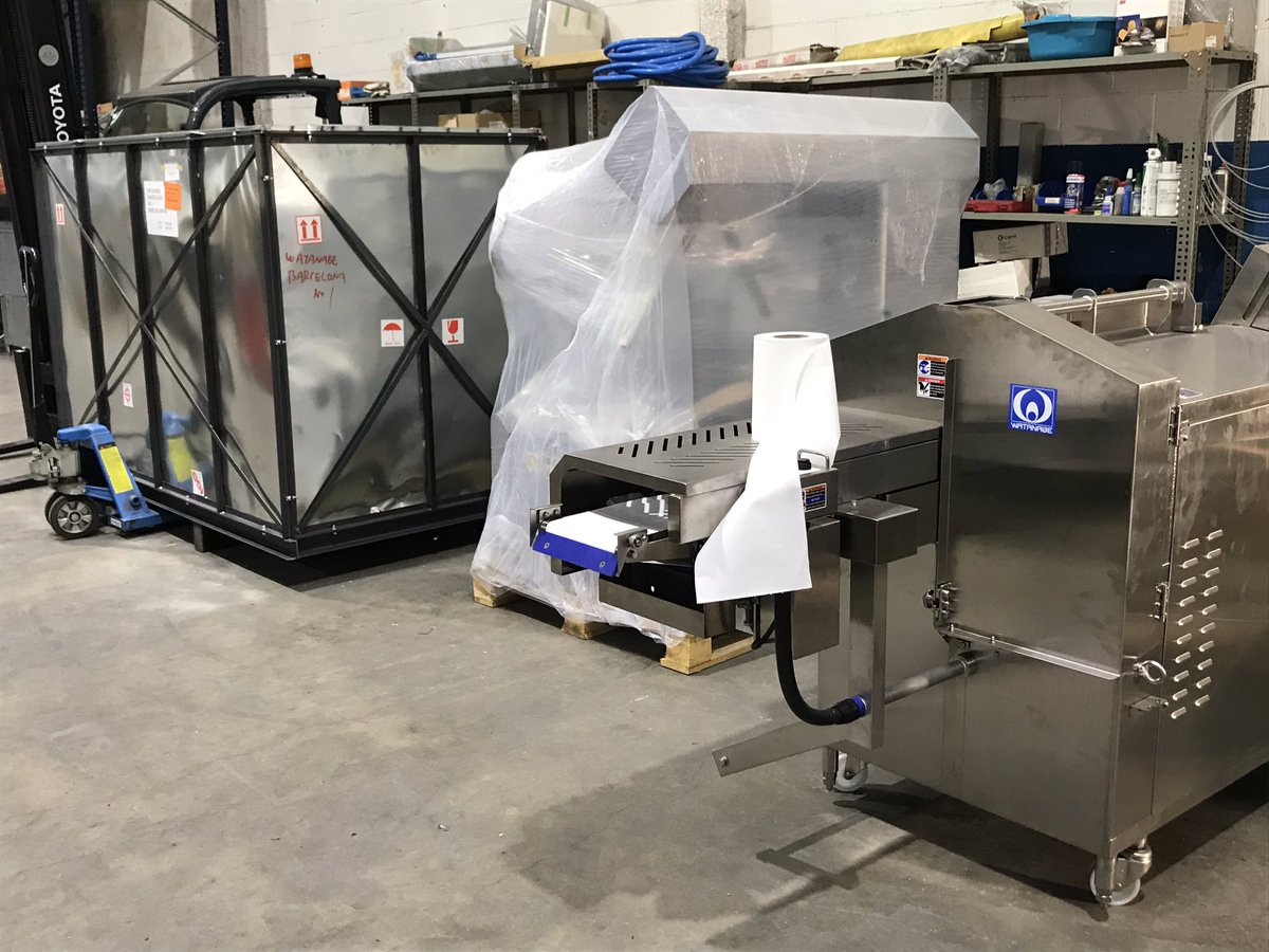 solproyectos's tweet photo. Estan llegando las maquinas para la @MeatAttraction  Con ganas e ilusion..!!!#carnica #carnicas #embutidos #porcino #vacuno #carniques #cortadoras #picadoras #hamburguesas #lavadoras #foodtech #slicers #washing #prebreacker https://t.co/C9bLVjSs7G
