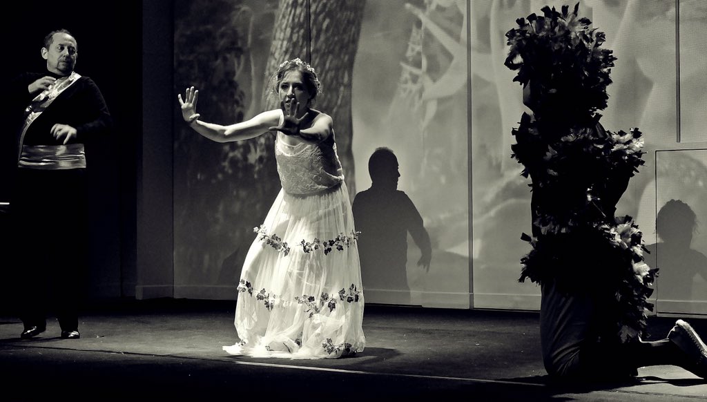 TEATROZORRILLA's tweet photo. El sábado 5 de octubre, el 📍 @Teatro_zorrilla propone una cita familiar de la mano de la compañía Ópera Divertimento: “La Flauta Mágica. Tu primera Ópera”.

#opera #operainfantil #familiar #musica #soprano #tenor https://t.co/Y58WyB1mFy