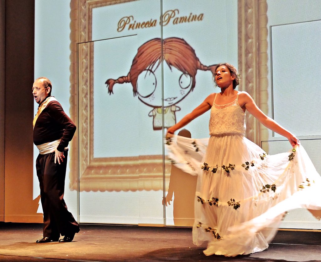 TEATROZORRILLA's tweet photo. El sábado 5 de octubre, el 📍 @Teatro_zorrilla propone una cita familiar de la mano de la compañía Ópera Divertimento: “La Flauta Mágica. Tu primera Ópera”.

#opera #operainfantil #familiar #musica #soprano #tenor https://t.co/Y58WyB1mFy