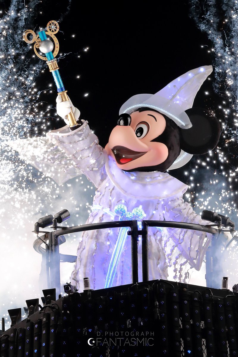 Duffy_LEVEL13's tweet photo. Fantasmic!
初めて自分の写真として残せたとき手が震えたのを覚えてる、とても特別なショー。 https://t.co/Iew93lcij9