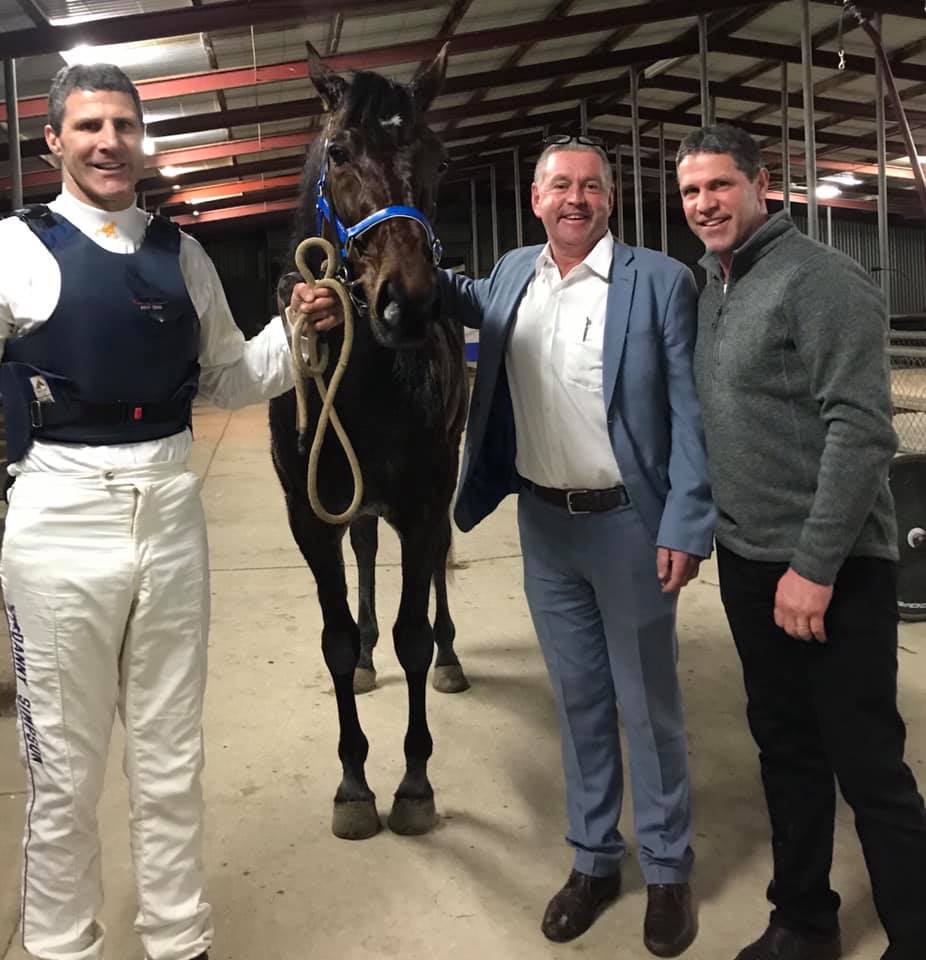 Combined Probus Of Lara Pace was won by WALMARA (Lis Mara-Petite Walton). Winning margin: head. Trainer Driver Danny Simpson.#thetrots#geelong
