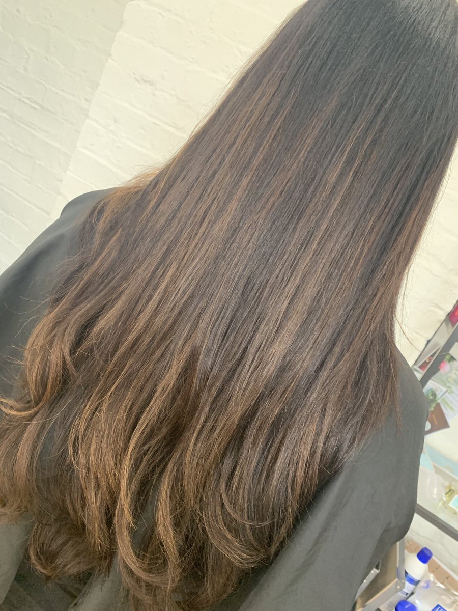 How gorgeous #balayage #brunettebalayage #longhair #hairstyles #hair #hairstylist #haircolour #leytonhouseprofessional #leytonhouseglobal #tuesdaymorning #positivevibes #positivethoughts #selflove