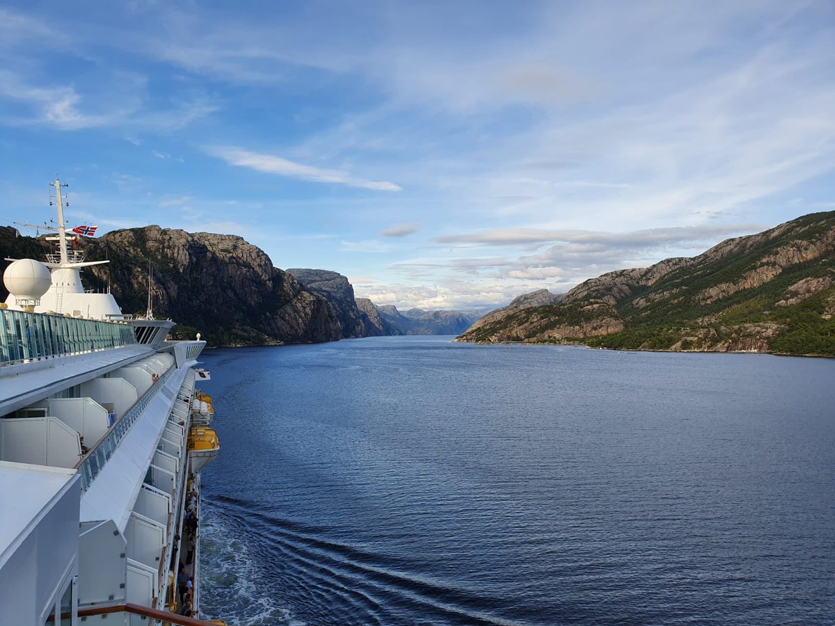 lynnejordanTC's tweet photo. Great cruise with Fred Olsen to the Norwegian Fiords #freducational https://t.co/6o4mmWIIm3