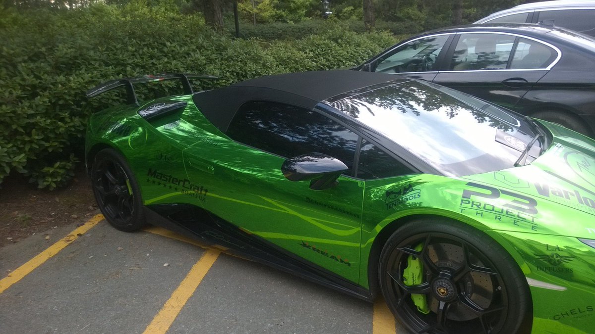 BulldogBDX's tweet photo. #Outandabout with @BulldogBDX #Dublin saw this... Pretty garish but it is for a good cause!! Remembering #MandyKelly @TheCannonRun #DonegalInternationalRally #3inarow https://t.co/XERsUi7Zkl