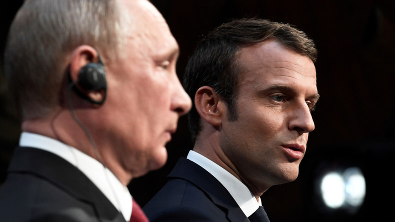 RTenfrancais's tweet photo. Conférence des ambassadeurs : selon Emmanuel #Macron 🇫🇷, «pousser la #Russie 🇷🇺 loin de l'#Europe est une profonde erreur stratégique»

#ConfAmbass

➡️ https://t.co/WFLQ06h5SN https://t.co/AW3pYtWpaX