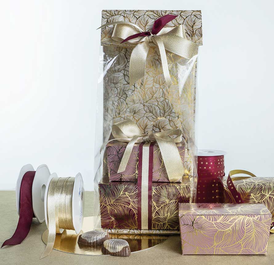 Het is wetenschappelijk bewezen dat de waardering voor een cadeau stijgt naarmate er aandacht aan is besteed. Met dit ID’tje zit je zeker goed. Ontdek hoe je van een blokbodemzak een stijlvolle, luxe geschenkverpakking maakt. bit.ly/2Zowgzy #idtje #geschenkverpakking