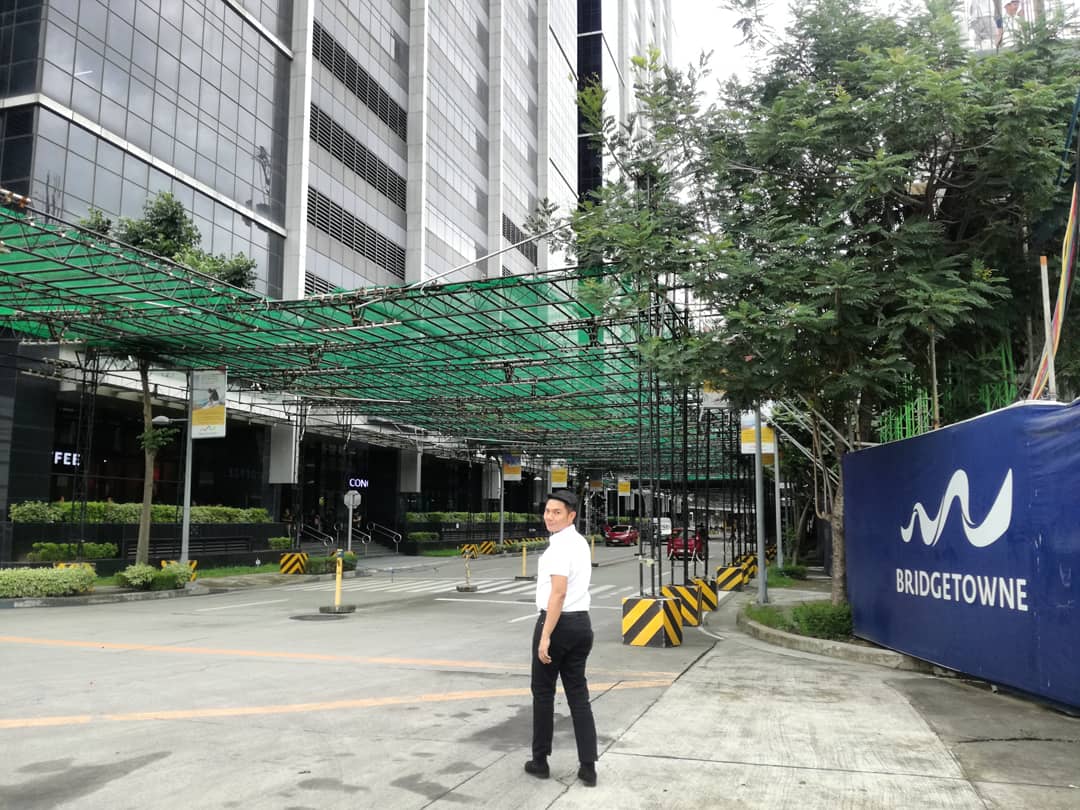eatitwithryce's tweet photo. Construction update of Opus Mall in Bridgetowne. The newest destination in the heart of Metro Manila.
We have condo units here for as low as 12k per month! If you're interested, hmu!
#RobinsonsLandCorporation #construction #PhProperties #realestate #Cirrus #bridgetowne https://t.co/3lSQ5QZTc8