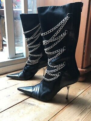SeamsNSoles's tweet photo. โค๏ธ Well Worn Ultra Sexy MODA IN PELLE Black Leather Satin Chains Stiletto Heels Boots UK5 #Fetish #trashedboots #trashedheels #trashed ##WellWornHeels #WellWorn #WellWornBoots #Dirtyboots
https://t.co/8OmpJqo00f https://t.co/8OmpJqo00f https://t.co/Y5DQTc8kt9
