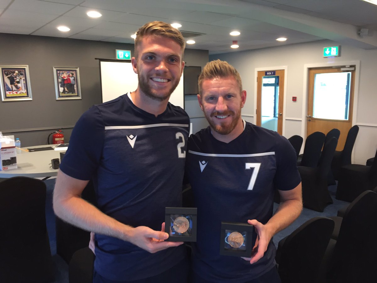 Great to present <a href="/Midge_10/">Michael Gardyne</a> and Marcus Fraser with the Championship Team of the Year 2018/19 medals after yesterday’s <a href="/RossCounty/">Ross County FC</a> #gamblingandintegrity presentation. Well deserved guys...belated congratulations ⚽️🥇