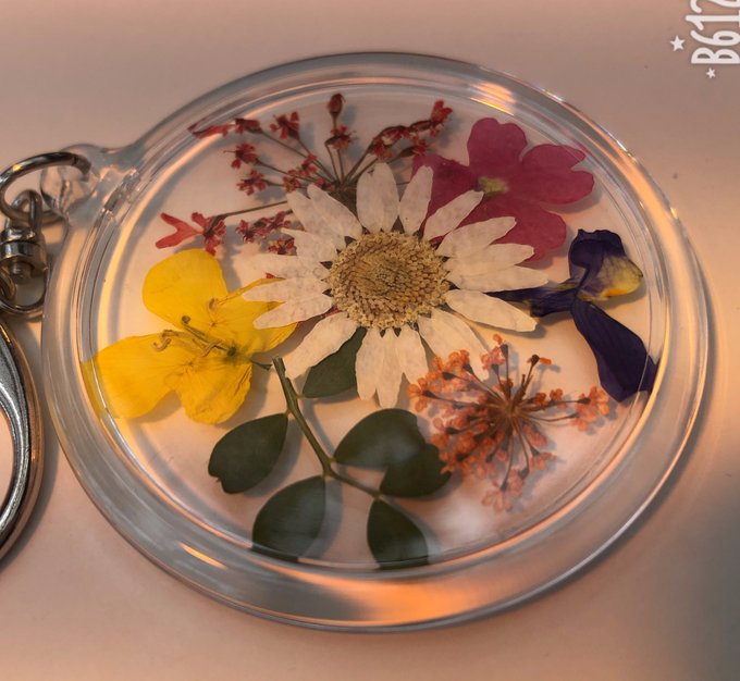 押し花しおり を手作りしよう 向いている花や簡単手順をご紹介 2ページ目 Hands
