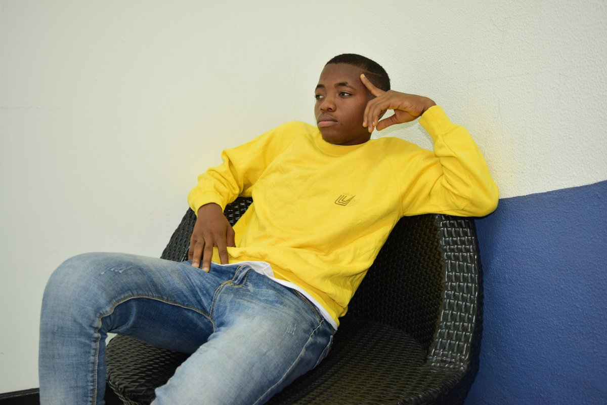 nf_natasboy's tweet photo. •  Yellow 💛 https://t.co/6Fy6FKr7Vd