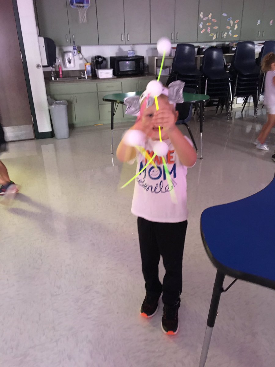 SummitMv's tweet photo. Glow Math! #crazy8math @MVR5Schools https://t.co/olpjpXKG9u