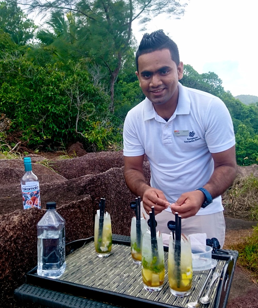Kempinski_Seych's tweet photo. Sometimes work takes you to interesting places...
Like the day it took our bar masters, Ranga and Antonio, to the summit of Mount Kempinski to prepare Coco-Mojitos for some special guests!
#KempinskiSeychelles #Seychelles #barmasters #cocktails https://t.co/1zhxzmkHl7