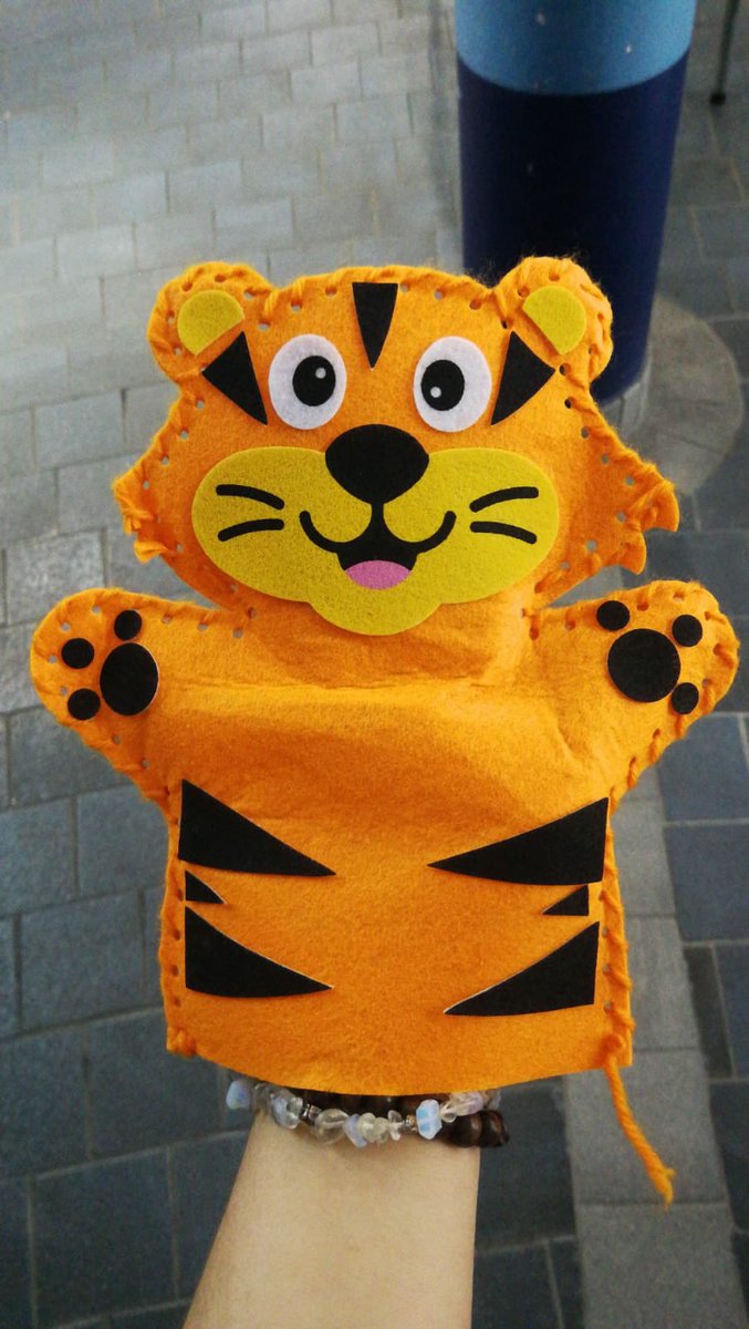 Luton_Galaxy's tweet photo. 🤩 Our FREE Animal Puppet crafts event is well underway - we’re all having so much fun! Come and join us until 4pm 🎉 #luton #lutongalaxy #galaxyluton #free #freeevent #lutonevent #summerholidays https://t.co/HkUkCzC7pT