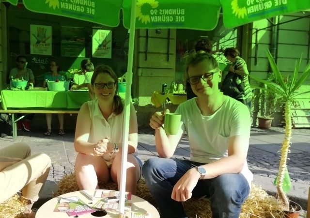 VaLippmann's tweet photo. Seit vorgestern ist die neue Ausgabe unseres #Podcast #Zwischenrufe online: Wir waren zum dritten mal live, diesmal beim #Hechtfest, und es gab Fragen zu Verkehrspolitik und digitalem #Wahlkampf. Wie immer hier: https://t.co/hn19l8MQ1D oder bei #Spotify und co. https://t.co/M3tPUCJD2Z