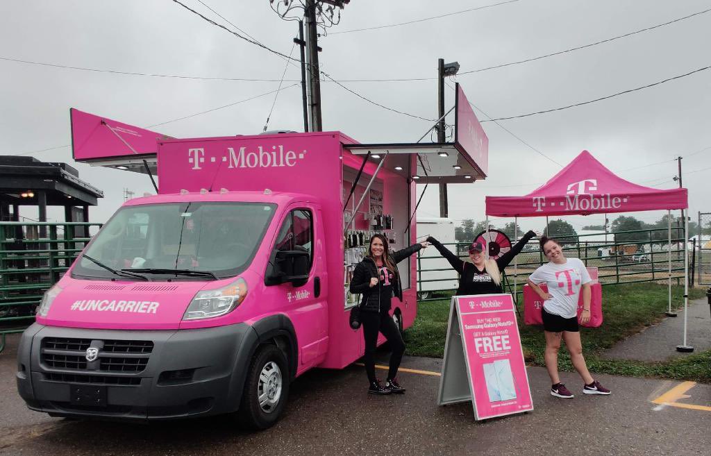 TmoLexi's tweet photo. Supporting the truck today at the Stark County Fair! Come see us!! 😁 https://t.co/iw1KoZNIEA