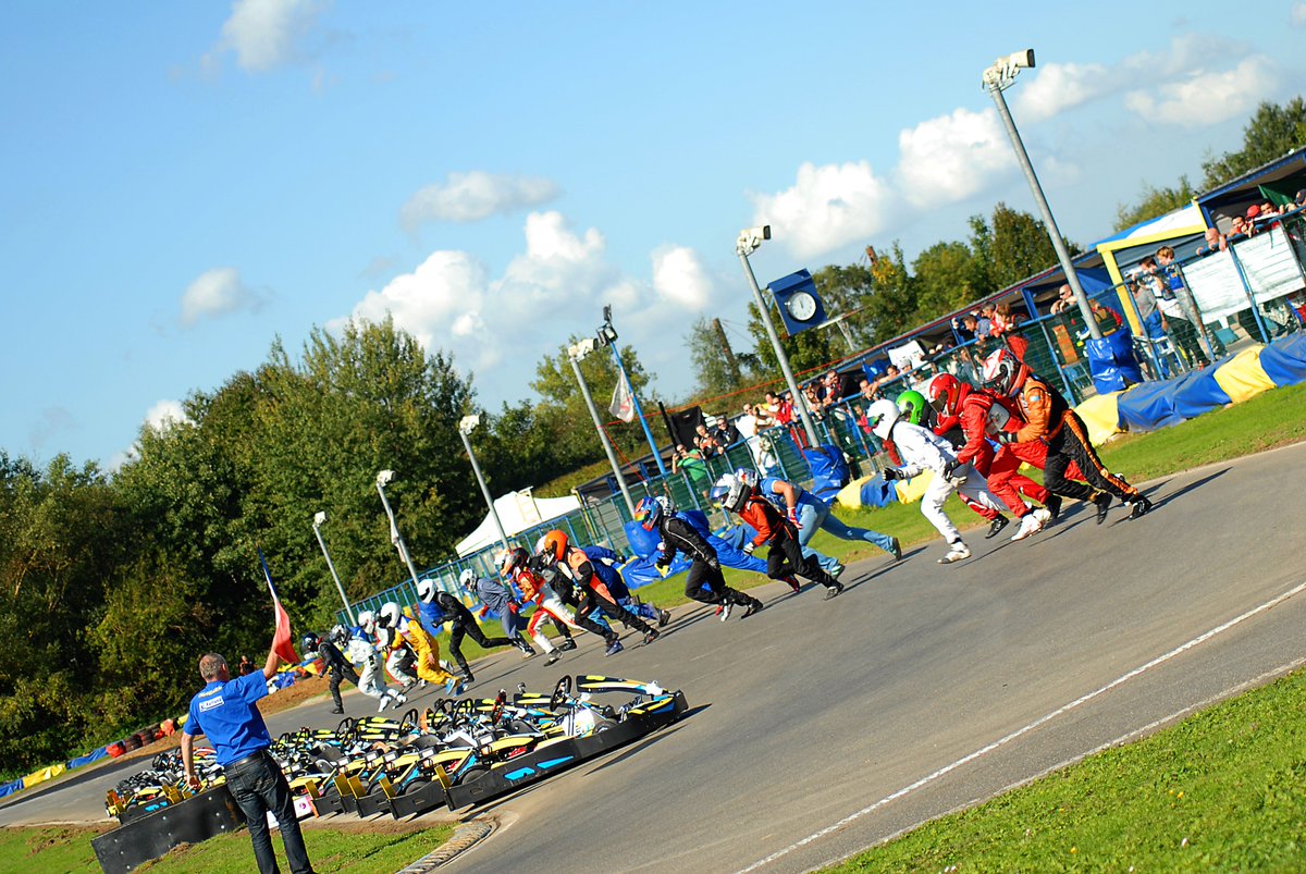 grandparissud's tweet photo. [Karting🏎] Samedi, participez à la 6ème cession du #ChallengeKartland sur un #Kart ou en spectateurs !➡️https://t.co/DYoeAeYkLu #GrandParisSud #SortirGPS #MoissyCramayel #Karting #DansLe77 #SeineEtMarne @Kartland_Paris @77sportsinfos @Sortir77 @Attractivite77 @OTSEssonne https://t.co/l7xxUVTOx4