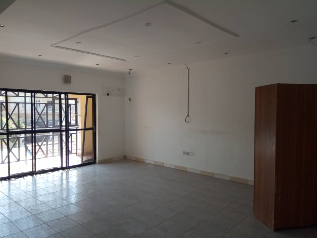 omaconiX's tweet photo. FOR RENT 

FANTASTIC &amp; EXECUTIVE SPACIOUS 2 BEDROOM FLAT FOR ADMINISTRATIVE OFFICE ( UPPER FLOOR )

Location :Lekki phase 1
Price : N3million per annum.

Call
08098622664
08086090952
08123234400 https://t.co/GSxCPTTTO9