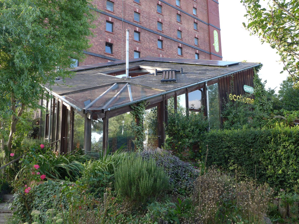 rethink_obe's tweet photo. Le #CreateCenter à #Bristol, Angleterre, avec et l'#Ecohome, qu'est une démonstration d’une maison durable présentant des idées pour une vie plus verte dans l’avenir. Un beau outil pédagogique. #rethink https://t.co/fguYbRVpRt