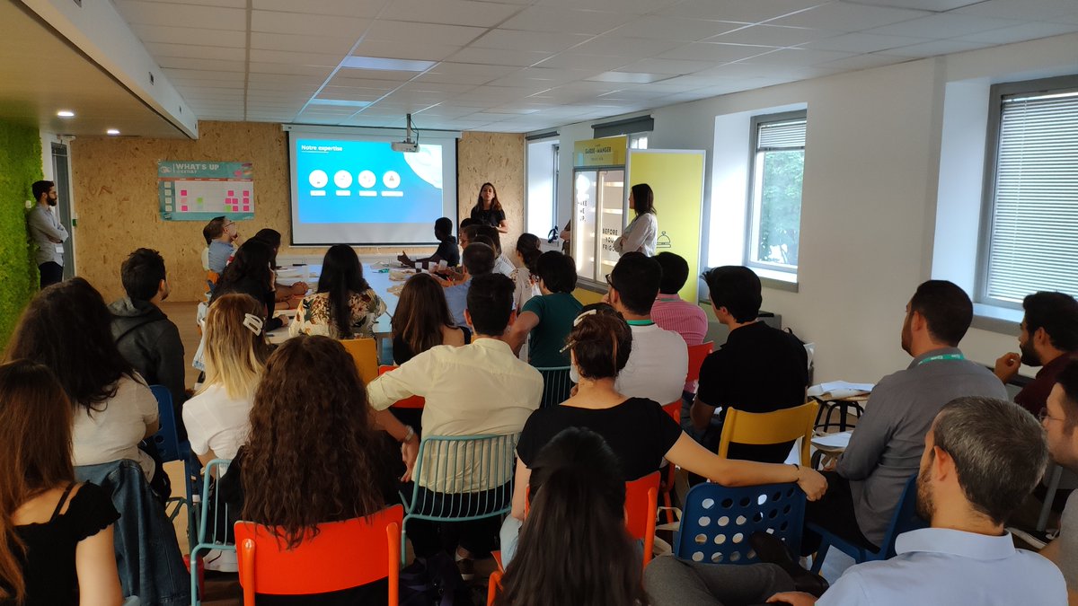 Extia_conseil's tweet photo. Nos Extiens parisiens accueillent aujourd'hui les étudiants de @GroupeCESI !

Au programme présentation d'Extia, visite des locaux, mais aussi un workshop #BIM pour ces 40 étudiants de 5ème année. 

Le but ? Être capable de promouvoir le BIM en 1 minute à la fin de la journée 💪 https://t.co/0Nl8l8ebps
