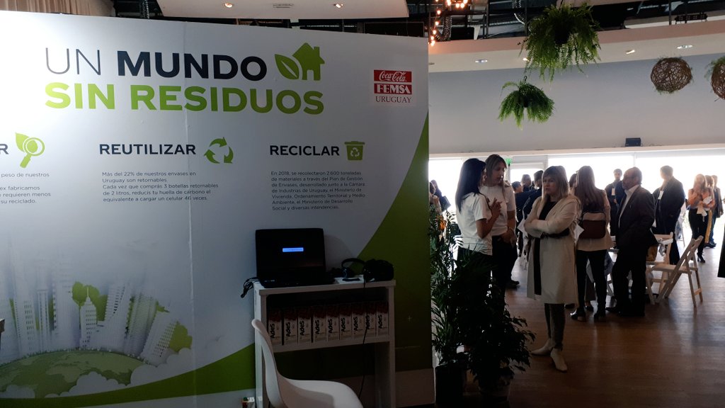 Quatromanos_uy's tweet photo. Desde temprano en @KibonAvanza acompañando a @CocaColaCoUY, en la principal conferencia de sostenibilidad y negocios: #SustainableBrands @sb_mvd donde líderes locales e internacionales discutirán el papel de las marcas para un futuro sostenible #ElPropósitoComoFuerzaTrasformadora https://t.co/qV3is1KE4s