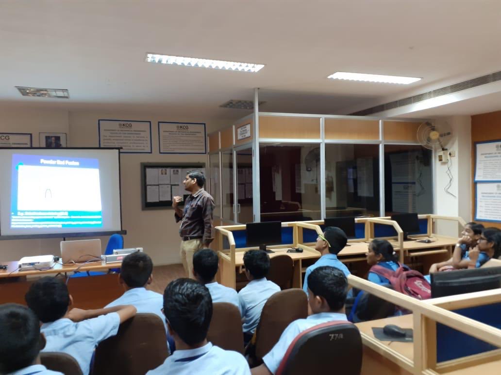 KCGtechnology's tweet photo. #kcgengenius Students anxiously learning from various workshops
#virtualdriving #IoT #fashiondesign #airshow https://t.co/B2sWIAnbpA
